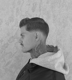 Classic Barber Haircut, Classic Haircut Men, Hair Tattoo Men, Makeover Aesthetic, Old School Haircuts, Haircut Models, Faded Haircut, Classic Mens Haircut