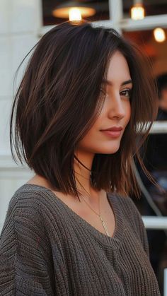 Long Bob Hairstyles With Side Part, Hair Color For Short Straight Hair, Haircut For Medium Length 2024, Shoulder Length A Line Haircut, Lob Haircut With Face Framing, Easy Bob Haircut, Short Hairstyle Women Face Frame, Bruttene Hair, Short Haircuts For Women Curtain Bangs