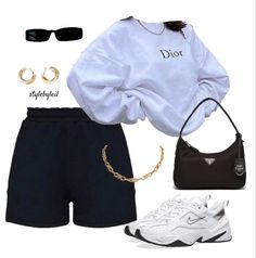 Looks Pinterest, Dior Designer, Wear Or Tear, Streetwear Fashion Women, Looks Chic, Cute Simple Outfits