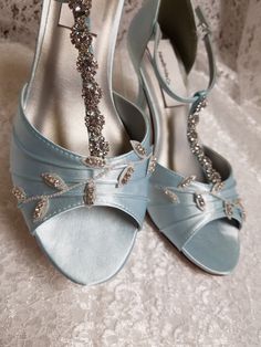 Gorgeous Shoes Blue Super elegant USA Sizes: 5 to 10, *11 & *12 TRUE TO SIZE. Powder blue is a very light blue; if, you need a different blue or color please check list or, contact.Heel: 2 3/4'' Wide width also available: 6 to 10, and *11 & *12. To see actual color, you may buy a color swatch: www.etsy.com/listing/129787069/buy-color-swatch-samples-or-buy-lace OUTSIDE USA BUYERS, PLEASE GOGGLE A SHOE SIZE CHART CONVERTER. OR CONTACT FOR HELP. Please look at the pictures for details Austr Burlesque Feathers, Light Blue High Heels, Prom Flats, Dnd Outfits, Story Clothes, Blue Shoes Heels, Blue Platform Heels, Light Blue Heels, Princess Heels