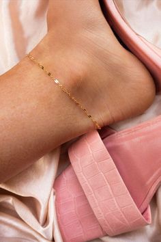 Vica Anklet from BEADS by tara Dainty Rose Gold Summer Jewelry, Dainty Summer Party Anklets, Chic Yellow Gold Jewelry, Chic Yellow Gold Jewelry For Summer, Chic Summer Gold Chain Jewelry, Adjustable Gold Chain Jewelry For Summer, Trendy Summer Gold Chain Jewelry, Dainty Summer Party Bracelets, Trendy Gold Ankle Wrap Anklets