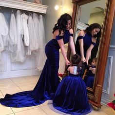 Car Diy, Velvet Prom Dress, Mother Daughter Outfits, Mother Daughter Dress, Lace Ball Gowns, Prom Designs, Backless Prom Dresses, Cheap Bridesmaid Dresses, Prom Dresses Blue