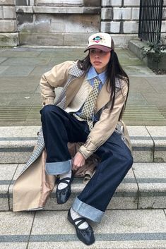 Chef Aesthetic Outfit, Outfits With French Hat, Micro Trends 2024, Miami Outfits December, Tie Outfits Women, Women With Ties Outfits, Shirt And Tie Outfit Women, Womens Hat Outfit, Eclectic Business Casual