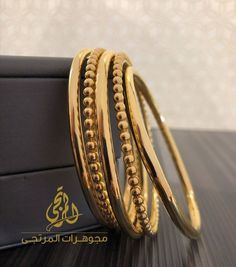 Goan Bangles Gold, Bengals Gold Jewellery, Daily Wear Gold Bangles Indian Latest, Daily Use Gold Bangles Indian, Gold Bangles Design Daily Wear Latest, Gold Diamond Bangles, Gold Kangan, Simple Gold Bangle, Wedding Jewellery Designs