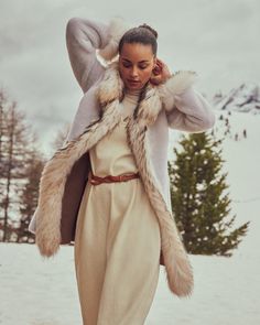 Enjoy the smooth durability and style of shearling while indulging your decadent side. Made of incomparably warm and supple Spanish Merino shearling sheepskin. #overlandsheepskin #winterlooks #luxurycoat #winterstyle #womenscoat Trim Styles, Reversible Coat, Sheepskin Slippers, Fur Accessories, Sheepskin Coat, Tres Chic, Fur Trim, Winter Looks, Leather Coat