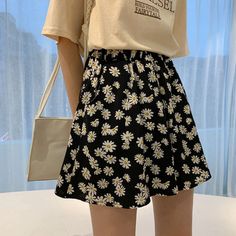 Daisy Floral Printed Sexy Shorts Pants – Tomscloth Deep Plunge Dress, Khaki Tops, Korean Streetwear, Bodycon Floral Dress, Green Prom Dress, Shorts Pants, Vintage Floral Print, Elastic Waist Shorts, Short Mini Dress