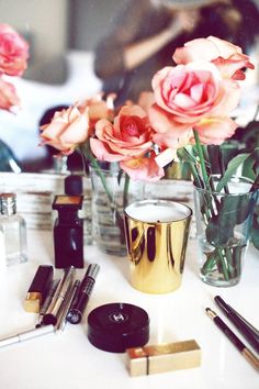 Flowers In Vases, Makeup Vanities, Flowers Pretty, Bad Inspiration, Chanel Makeup, Gold Fashion, My New Room, Dressing Room, Makeup Products