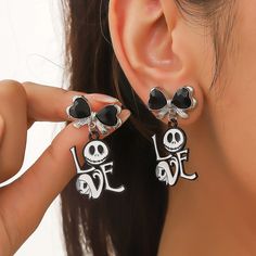 Description Material: Alloy Style: Casual/Vacation Theme: Spring/Summer/Autumn/Winter Occasion: Daily *The item does not include any accessories in the picture, unless stated otherwise in the product description. Size chart Nightmare Before Christmas Earrings, Bat Head, Cute Cartoon Anime, Ghost Bat, Halloween Events, Halloween Party Gifts, Skull Pumpkin, Spider Earrings, Pumpkin Spider