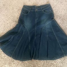 Nwot Denim Flare Skirt Denim Size 13/14 . Bought And Never Worn Now Can’t Fit It . Y2k High Waist Dark Wash Denim Skirt, Y2k High Waist Stretch Denim Skirt, Fitted Y2k Denim Skirt, Fitted Y2k Style Medium Wash Skirt, Y2k Fitted Medium Wash Skirt, Fitted Y2k Style Dark Wash Denim Skirt, Y2k Style Dark Wash Denim Skirt, Y2k Dark Wash Denim Skirt, Y2k Fitted Dark Wash Skirt