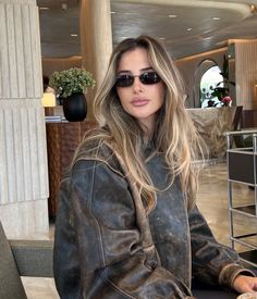 Teddy Blonde, Cousin Itt, Bronde Hair, Fall Style Guide, Blonde Hair Looks, Tumblr Outfits, Hair Color And Cut, Neutral Fashion, Dream Hair