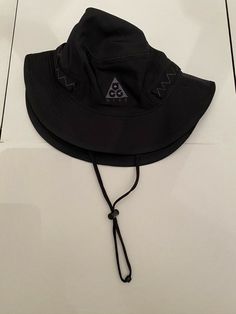 Nike ACG Bucket Hat Black CU6525-010 Size S/M Tailwind Aerobill Trail Hat. Condition is "New with tags". Shipped with USPS First Class. Bucket Hat Black, Nike Acg, First Class, Bucket Hat, Accessories Hats, Shoe Accessories, Mens Accessories, Nike, Tags