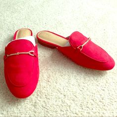 *Brand New* Loft Loader Slides In The Color Rio Red. They Were An Online Exclusive Item, Never Sold In Stores. Never Worn Except To Model For These Pics Loafer Slides, Gucci Mules, Mule Shoe, Slides, Loft, Loafers, Women Shoes, Brand New, Red