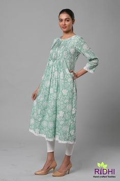 Indian Mughal Block Printed Tunic. Designer Long Kurti , Indian Block Print Summer dress, Gift for her, Dress with pockets on both the sides. Front and back pleating and loose from hips for comfort during summers. Fabric Details ; 100% Pure soft cotton mughal Hand block print. Sizes; Small - 36 Chest size Medium; 38 Chest size Large; 40 Chest size Extra Large; 42 Chest size Sleeve Length; 3/4 Long Pockets ; On both the sides Lower; No Lower, only the top Wash Care Instructions; First few wash se Green Cotton Dress For Wedding, Green Cotton Wedding Dress, Block Print Top, Lace Summer Dress, Dress India, Indian Bridesmaid Dresses, Indian Bridesmaids, Long Kurti, Indian Block Print