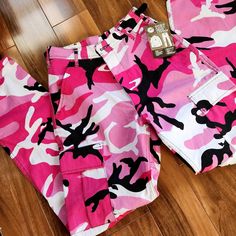 Rothco Pink Camo Fatigues. Size Extra Small (23"-27") X Length (29 1/2" - 32 1/2" Inseam) Heavy Duty Outdoor Pants. Light Insignificant Button Mark On Back Pocket (See Photo). High Waisted. Super Sweet Looking Pants With Deep Pockets And Buttoned Up Front. Rothco Is A Top Notch Supplier Of Tactical And Military Gear. Pink Camo Pants Outfit, Orange Camo Pants, Pink Camo Pants, Camo Pants Outfit, Tactical Uniforms, Camo Jogger Pants, Military Cargo Pants, Purple Camo, Orange Camo