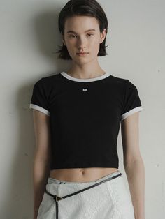 This is a trendy and unique t-shirt by MORCEAU PAR MORCEAU that is made out of high quality and sturdy material. With distinctive mood of the design and feminine look, you can style it for your trendy and casual daily outfit.- Soft and elastic touch of cotton blend fabric- Minimal logo print detail- Cropped and slim silhouette Mm Logo, Unique T Shirt, Art Women, Minimal Logo, Feminine Look, Crop Tshirt, Unique Tshirts, Daily Outfits, Logo Print