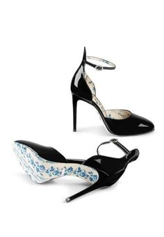 The patent leather pump is designed with a rounded toe and back detail that extends up past the ankle, ending in an ankle strap with crystal buckle closure. The blue rosebud printed lining and sole Black patent leather. Blue rosebuds and Gucci print leather lining. Blue rosebuds print leather sole. Rounded point toe. Adjustable ankle strap with crystal buckle. 4.1"/105mm heel. Composition: Crystal 100%, Patent Leather 100%Lining: Leather 100%Sole: Leather 100%Made in Italy. Gucci Print, Chevron Jewelry, Gucci Runway, Gucci Heels, Gucci Shop, Black Leather Pumps, Buy Gucci, Luxury Women Fashion, Patent Leather Heels