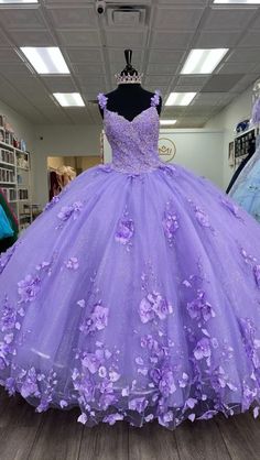 Princess Lilac Quinceanera Dresses Lilac Quinceanera, Lilac Quinceanera Dresses, Lavender Quinceanera, Bolo Rapunzel, Purple Ball Gown, Dresses Sweet 16, Purple Quinceanera Dresses, Purple Quince, Quinceanera Themes Dresses