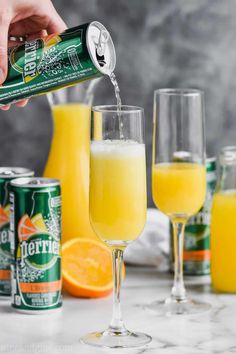 This Non Alcoholic Mimosa recipe or Mimosa Mocktail is the perfect brunch drink when you are trying to cut back on calories and lighten things up.  Made with just a few ingredients, this mimosa is going to shock you with how delicious and refreshing it is! Champagne Mock Tail, Virgin Mimosas Non Alcoholic, Breakfast With Mimosas, Non Alcoholic Mimosa Recipe, Breakfast Mocktail, Mock Mimosa Recipe, Mock Mimosa