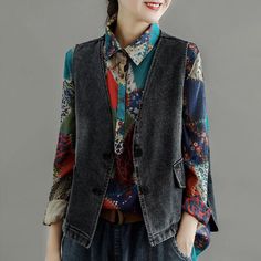 Vest Plus Size, Denim Waistcoat, 80s Women, Cardigan Casual, Sleeveless Jacket, Button Top, Denim Cotton, Cardigan Fashion, Color Tone