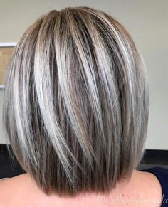 Kadeřnické Trendy, Ash Blonde Balayage, Medium Layered Haircuts, Fesyen Rambut, Transition To Gray Hair, Blending Gray Hair, Gray Hair Highlights, Layered Bob