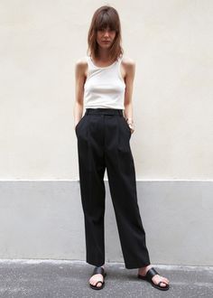 Sleek Straight Pants With Belt Loops, Sleek Black Pants With Belt Loops, Classic Black High Waist Dress Pants, Classic Straight Pants For Night Out, Classic Straight Leg Dress Pants For Night Out, Classic Black Wide Leg Pants For Office, Classic Black Pantsuit With Pockets, Sleek Tailored Bottoms With Belt Loops, Sleek Pants With Belt Loops For Work