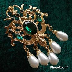 Vintage Palace Enamel Baroque Gem Brooch With Pearl Tassels & Rhinestone Gems. The 3rd Pic Has The Measurements & Materials. The Last Pic Is Packaged & In My Hand. I Took The Pic With The Flash & It Appears To Have Some Blue Rhinestones As Well. Lots Of Goldtone And Classic Latch Pin On The Back. Brand New And Packaged. 17th Century Jewelry, Palace Green, Pearl Tassels, Vintage Palace, Vintage Opulence, Historical Jewellery, Victorian Jewelry, Blue Rhinestones, Rococo