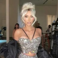 Kim Kardashian Hair Inspiration, 2023 Glam Hairstyles, Updo Hairstyles Kim Kardashian, Kim Updo Hairstyles, Kim Kardashian Party Outfits, Kim Kardashian Hairstyles 2023, Kim Kardashian Upstyles, Bombshell Hair Updo, Kim K Inspired Wedding Hair