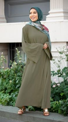 Step into style with the Hunter Green Kimono Abaya Maxi Dress! This stunning dress combines classic design with a modern twist. The loose cut ensures a modest fit, while the kimono sleeves and fabric tie belt add a touch of elegance. Made from premium polyester fabric, it boasts a smooth and opaque texture. The versatile shade of green makes it a wardrobe staple that can be effortlessly paired with any accessories or shoes for any occasion. Green Abaya, Trendy Maxi Dresses, Mauve Nails, Abaya Kimono, Green Kimono, Modest Maxi Dress, Kimono Maxi Dress, Women's Outfit Sets, Abaya Dress