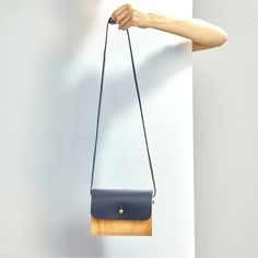 Navy Purse, Leather and Wood Shoulder Bag,wood Purse navy Leather Purse, Wooden Handbag - Etsy Argentina Modern Satchel With Leather Handles As Gift, Minimalist Crossbody Shoulder Bag As Gift, Minimalist Clutch Bag As Gift, Minimalist Clutch Bag For Gift, Wood Purse, Navy Purse, Navy Leather