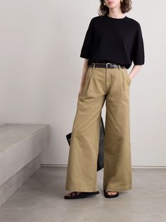 AGOLDE's 'Daryl' pants are designed to sit low on the waist and have an effortless wide-leg shape. Cut from cotton-twill, they're pleated at the front and come in a versatile 'Basket' shade. Wear yours with a simple T-shirt. Pleated Wide Leg Pants, Wide Leg Pants Outfit, 2024 Wishlist, Simple T Shirt, Fall 2024, Breakfast Ideas, Pants Outfit, Jeans Dress, Denim Dress