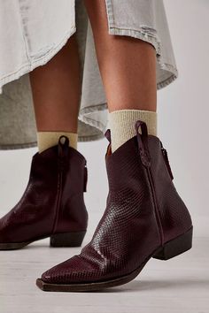 shoes; heels; clogs; loafers; platform; platform heels; trendy shoes; sandals; mules; sneakers; footwear; boots; free people; we the free; free-est; summer; spring; fall; winter; boots; ankle boots; leather; Jewel Winter, Ankle Western Boots, Tall Tan Boots, Western Boots Outfit, Glamourous Heels, Cream Boots, Western Trend, Rugged Boots, Tall Brown Boots