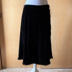 Nwt Sz 8 Skirt Made By Aks Amy K Su. It Is A Light Weight Crushed Velvet In Black With A Black Lace Trim Around The Bottom Hem. This Skirt Is Unlined And Has A Side Zipper Closure. Measurements Are 32 Inches Around The Waist, 42 Inches Around The Hips, And 27 Inches Long. Long Wool Skirt, Black Silk Skirt, Black Hippy, Midi Skirt Casual, Halloween Skirt, White Floral Skirt, Dream Fashion, Hippie Skirts, Black Lace Trim