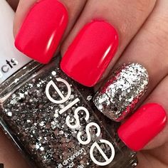 Red nails. Glitter. Silver. Essie polish. Nail art. Nail design. Romantic. Silver Nail Designs, Colorful Nails, Nails Polish, Nagel Inspo, Silver Nails, Fabulous Nails, Cute Nail Designs, Fancy Nails, Gorgeous Nails