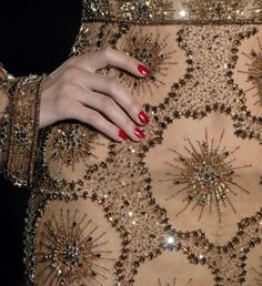 Valentino Detail Couture, Valentino Haute Couture, Couture Embroidery, Couture Details, Victoria Secrets, Beaded Dress, Couture Dresses, Fashion Details, A Dress