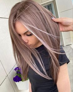 Piece Highlights, Ash Hair, Ash Hair Color, Hair Color For Brunettes, Color For Brunettes, Gorgeous Hair Color, Smink Inspiration, Caramel Highlights, Brown Hair Balayage