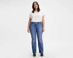 Get a cool and laid-back '90s look with this throwback style. It's a modern take on a relaxed vintage fit, with an easy silhouette and a classic straight-leg finish. Plus, these jeans are made with a hint of stretch for a worn-in look that fit and feel as good as new. Old-school vibes cut just the way you like 'em Relaxed fit for a vintage-inspired look Finished with a versatile straight leg Features Levi’s® Sculpt fabrication with Hypersoft for enhanced comfort with supportive stretch, making these our softest jeans ever Retro Bottoms With Relaxed Fit And Straight Hem, Levi's Relaxed Fit Flare Jeans, Levi's Retro Relaxed Fit Bottoms, Retro Workwear Jeans For Fall, Casual Mid-rise Flare Jeans, Retro Fall Jeans For Office, Levi's Casual Wide Leg Jeans, Casual Straight Relaxed Fit Jeans, Casual Mid-rise Relaxed Fit Flare Jeans