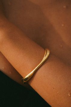 Curved adjustable cuff bracelet, you can adjust the size and fit of the cuff. Material Stainless steel with 18k gold plating Gold Arm Bangle, Gold Arm Cuff, Arm Bangles, Gold Cuff Bracelet, Gold Bracelet Cuff, Arm Cuff, Gold Cuffs, Gold Bangle Bracelet, Business Idea