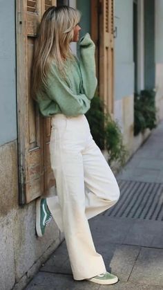 green & white color combo 😍 Missionary Outfits, Romantic Wardrobe, Europe Fits, Meredith Blake, Travel Fits, Outfit Aesthetics, 2025 Spring, Simple Classic Style, Sister Missionary