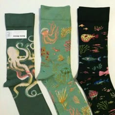 Estilo Hippie, Funky Socks, Neue Outfits, Skateboarder, Crazy Socks, Cute Socks, Socks And Tights, Cool Socks, Mode Inspiration