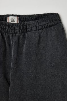 Sweatpants by the essential BDG label in a soft French terry fabrication & available in a range of go-to colors. Relaxed silhouette with gathered elastic ankle cuffs and a stretch elastic waistband. Fitted with side and back pockets. Urban Outfitters exclusive. Features Soft French terry sweatpants from BDG Classic silhouette Stretch elastic waistband Front & back pockets Content + Care 80% Cotton, 20% polyester Machine wash Imported Size + Fit Model in Dark Green is 6’2" and wearing size Medium Baggy Joggers Men, Ankle Cuffs, Mens Joggers, Jogger Sweatpants, Baggy Fits, Boy Art, Classic Silhouette, Drawstring Waist, French Terry