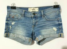 Fitted Light Wash Jean Shorts With Pockets, Fitted Denim Blue Jean Shorts, Fitted Mid-rise Cotton Jean Shorts, Fitted Casual Jean Shorts, Casual Fitted Jean Shorts, Fitted Short Jeans In Medium Wash, Fitted Cotton Jean Shorts With Pockets, Distressed Stretch Cotton Jean Shorts, Fitted Cotton Jean Shorts Casual Style