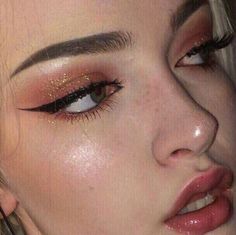 Make Up Mata, Soft Make-up, Halloween Make-up Looks, Makeup Tip, Make Up Tutorials, Soft Makeup Looks, Cool Halloween Makeup, Smink Inspiration, Makijaż Smokey Eye