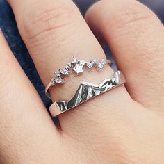 TimJeweler ACOTAR Feyre Ring A Court Of Thorns And Roses Jewelry, Star Wars Wedding Rings, Night Court Jewelry, Book Ring Box, Feyre Wedding Ring, Acotar Engagement Ring, Acotar Gift Ideas, Velaris Ring, Acotar Night Court Fashion