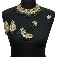 Green bridal jewellery set. Set includes-   Earrings  Tikka Necklace  Jhumar Green Bridal Jewellery Set, Bridal Jewelry Pakistani, Bridal Jewelry Gold, Pakistani Jewellery, Bollywood Bridal, Indian Bridal Jewelry, Pakistani Bridal Jewelry, Gold Schmuck, Engagement Necklaces