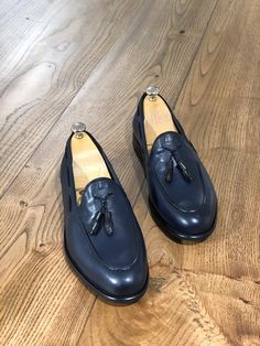 Product: Tasseled Leather Navy Blue Loafers Color code : Navy Blue Shoes material : Calf Leather Available Size : 39-40-41-42-43-44SHOES SİZE CHART : 39 - 40 - 41 - 42 - 43 - 44 - 45 / EU 6 - 7 - 8 - 9 - 10 - 11 - 12 / US 5 - 6 - 7 - 8 - 9 - 10 - 11 / UK Blue Loafers, Navy Blue Shoes, Leather Loafer Shoes, Loafers Online, Boot Straps, Blue Tassel, Shoe Tags, Tassel Loafers, Shoes Color