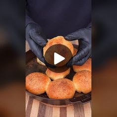 Sliders Ideas, Stuffed Buns, Shredded Cheese, Buns, Appetizer Recipes, Sliders