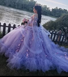 Purple Quince Dress, Purple Quinceanera Theme, Lavender Quinceanera Dresses, Lavender Quinceanera, Purple Sweet 16, Xv Dresses