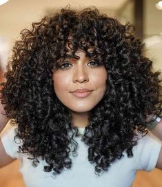 Hair Ideas For 2023, Short Curly Bob Haircut, 3b Curly Hair, Long Layered Curly Hair, Layered Curly Haircuts, Curly Hair Ideas, Bob Haircut Curly