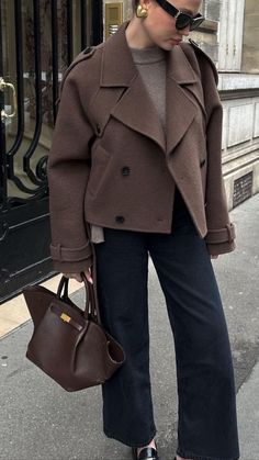 Outfit For Autumn 2024, Spring Coat 2024, Autumn Coat 2024, Blazer Winter Outfits For Women, Autumn Winter Street Style 2024, Street Style Winter 2024, Autumn 2024 Outfits, Autumn Outfits 2024 Women, Fall 2024 Street Style