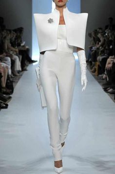 Alexandre Vauthier 2009 Woman In White, Space Fashion, White Clothes, Futuristic Style, Alexandre Vauthier, Looks Chic